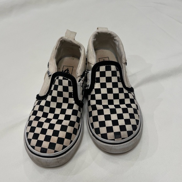Kids Vans Slip-on Sneakers. Checkered Print. Size 10. Pet and Smoke Free Home. - Picture 1 of 3